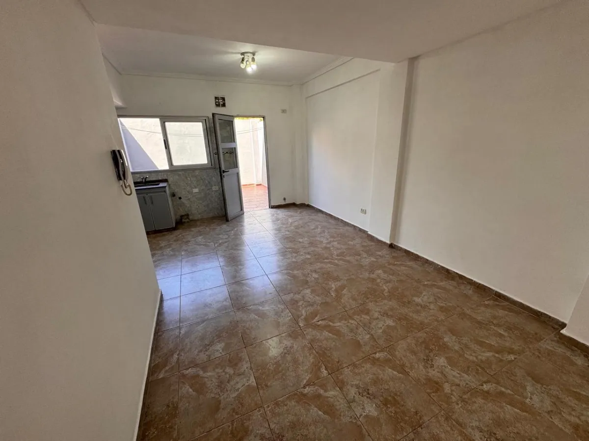 Two-room apartment with patio and parking in Villa Dominico