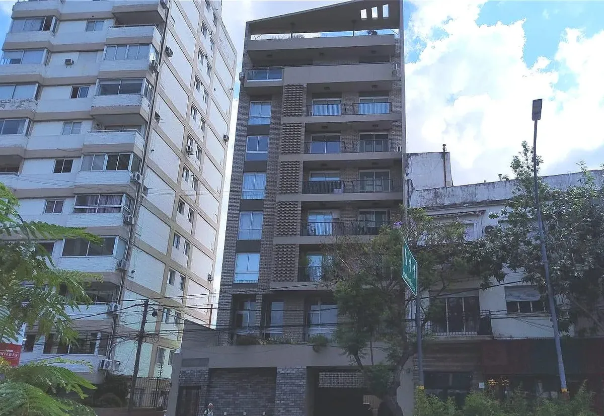 Apartamento de dois ambientes com vaga de garagem e varanda em Vicente López