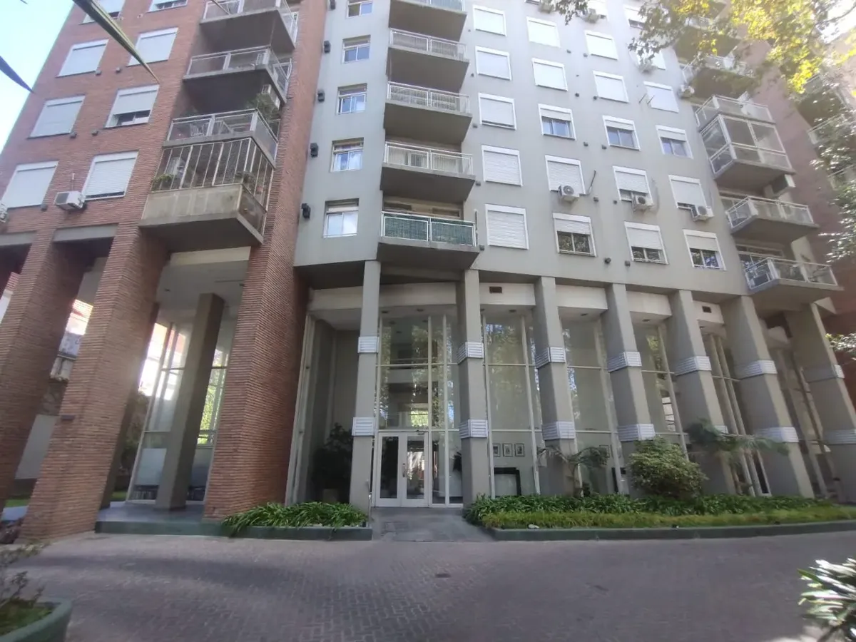 Apartamento de dois ambientes de fundos em Chacarita