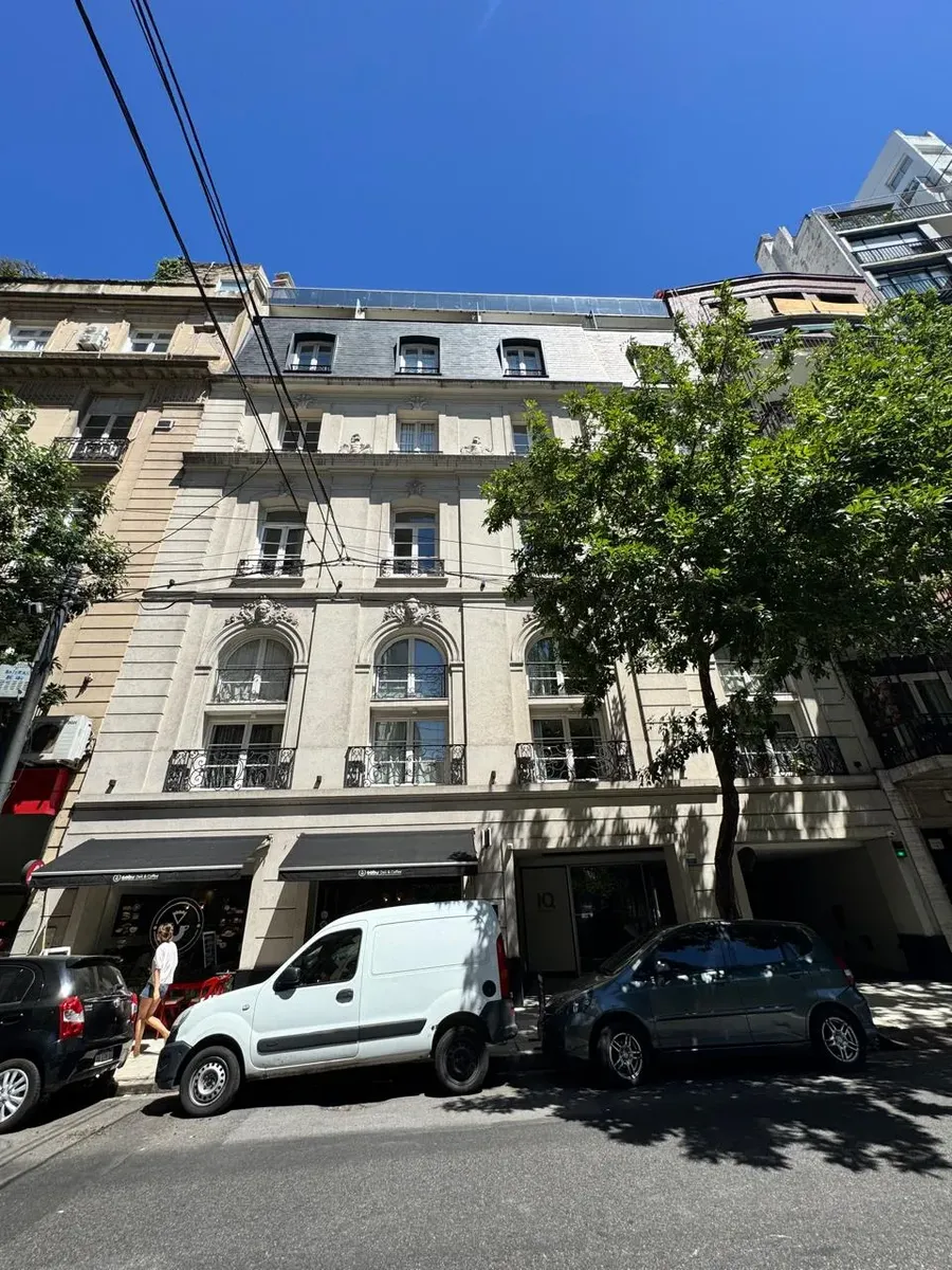 Studio apartment with balcony in Recoleta