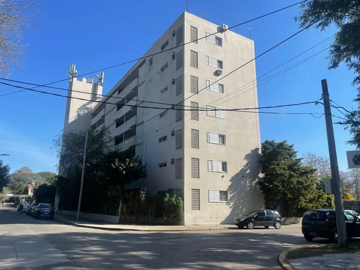 Квартира с 2 спальнями и парковочным местом в Beccar