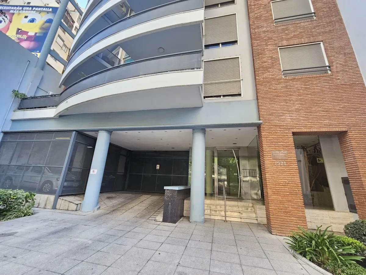 Apartamento de dois ambientes com 1 quarto e varanda em Núñez