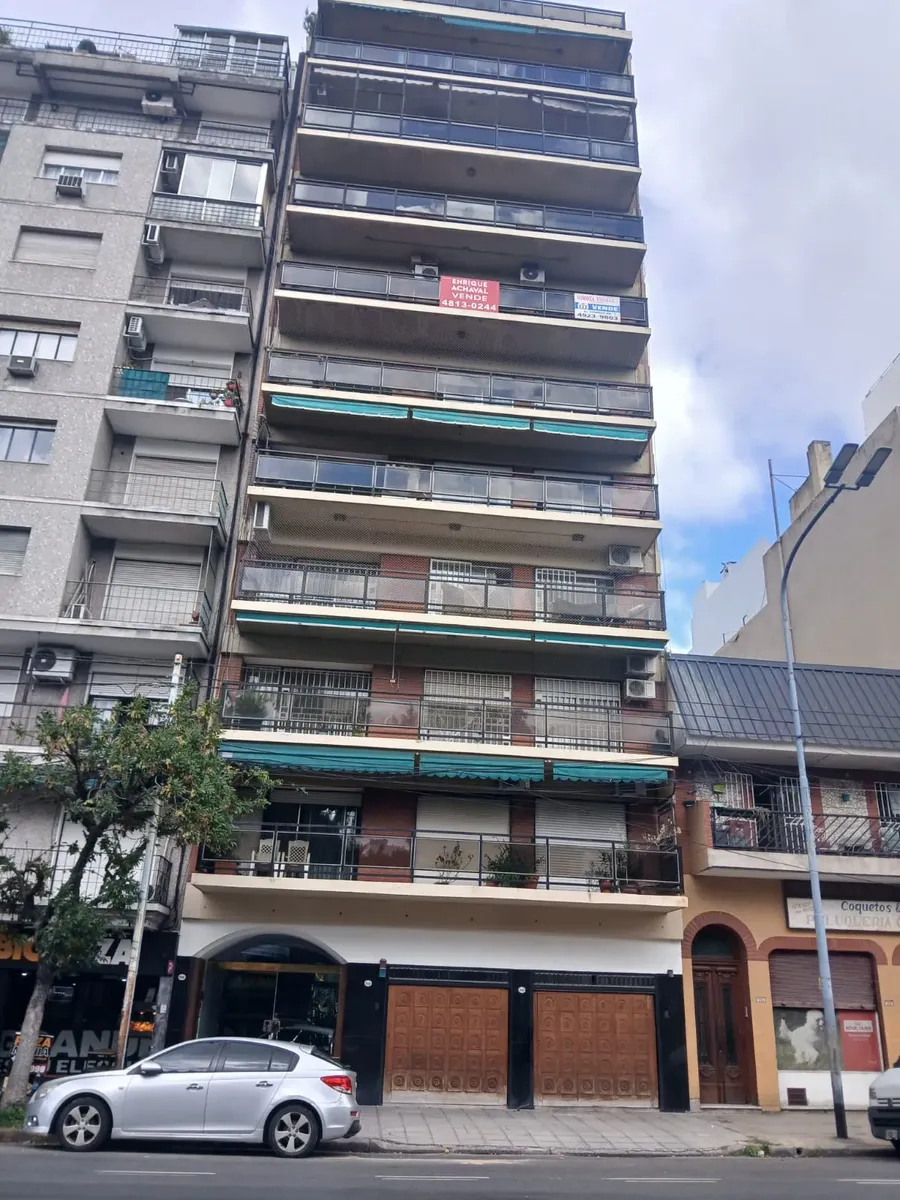 Departamento de 2 ambientes al frente en Parque Chacabuco