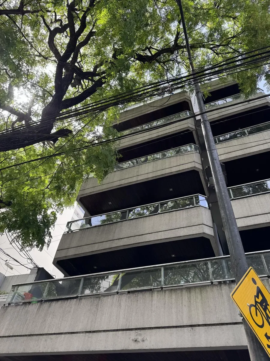 1-room and a half apartment with parking in Caballito