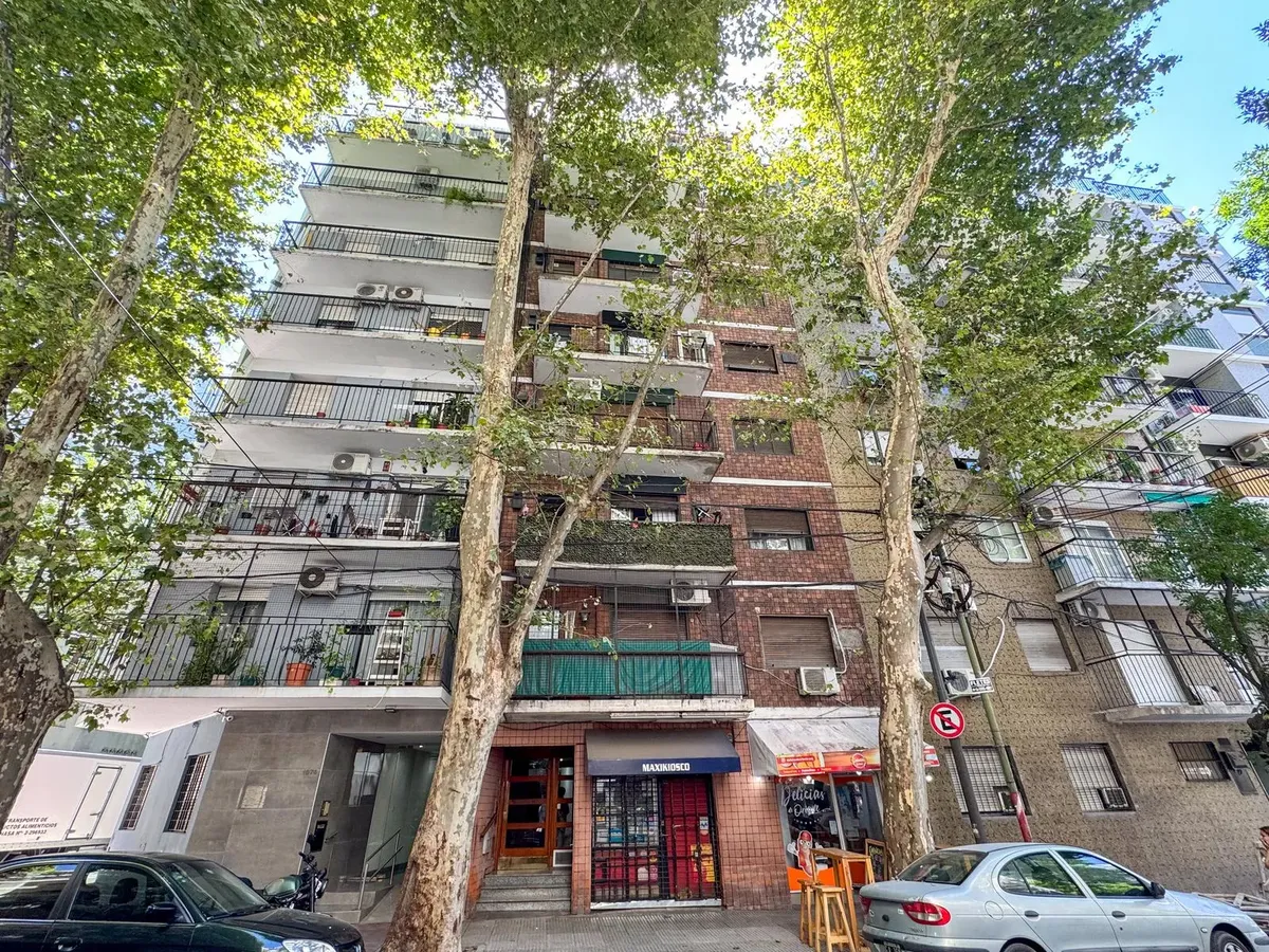 Three-room furnished, refurbished apartment in Palermo
