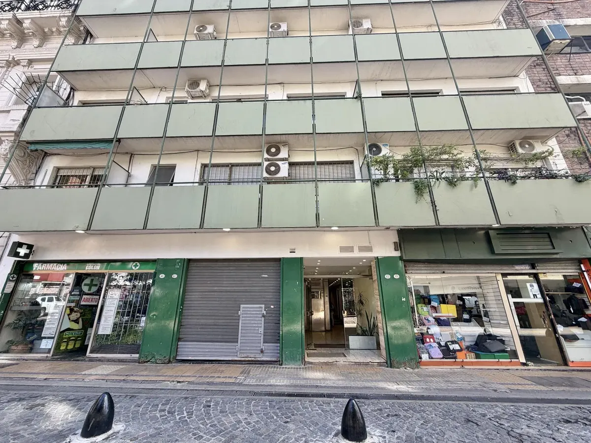 Two-bedroom three-room apartment with large terrace in San Telmo