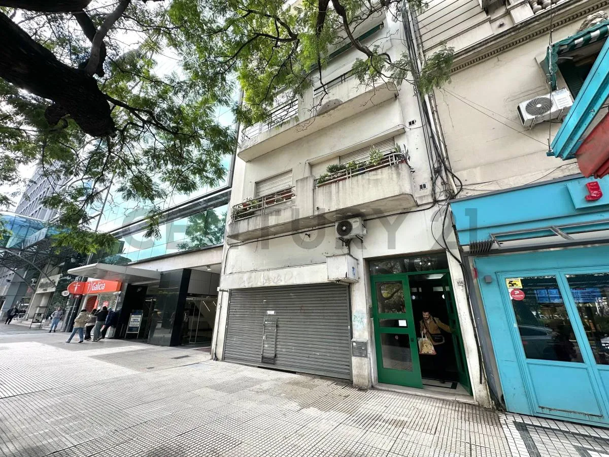 Departamento de 3 ambientes con patio en Retiro