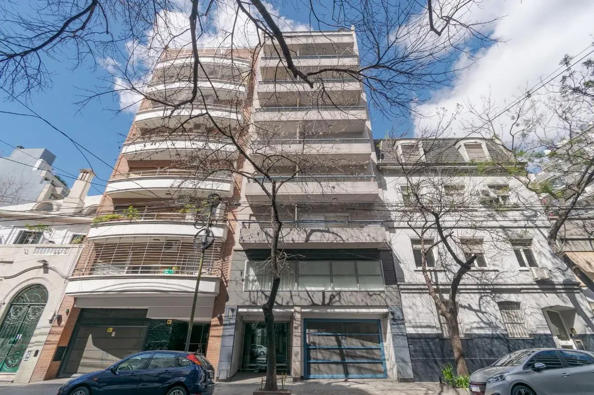 Apartamento de dois ambientes mobiliado com vaga de garagem em Palermo