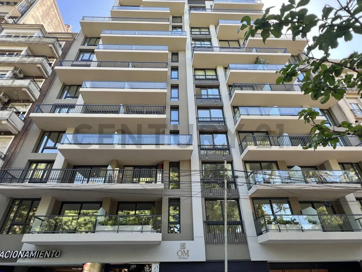 Two-room apartment with parking in Recoleta