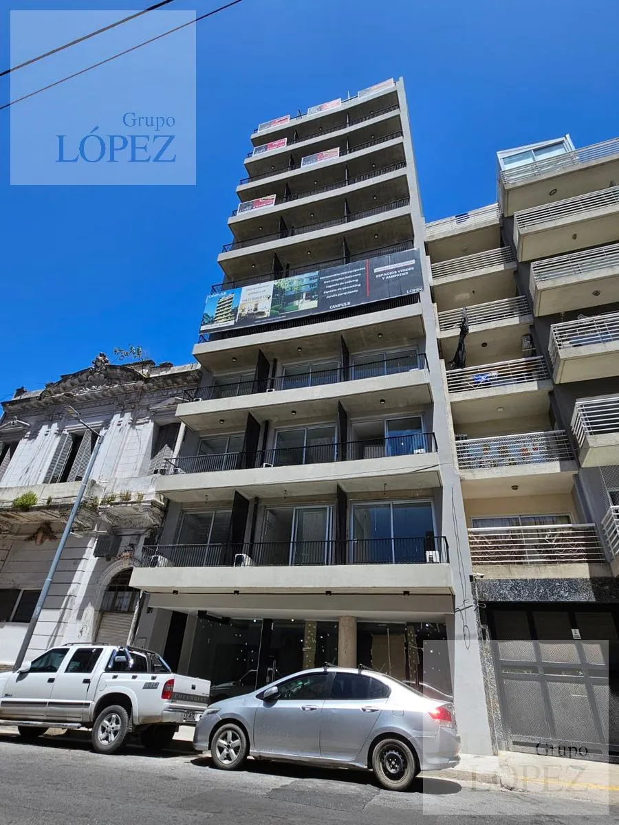 Furnished studio apartment with balcony in Monserrat