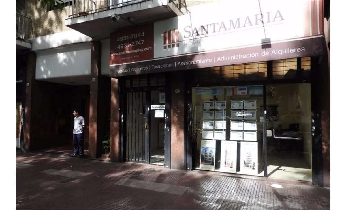 Kitnet em Almagro com varanda e cozinha independente