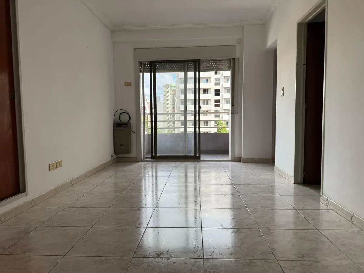 Apartamento de 2 ambientes com 1 quarto em Lanús Oeste