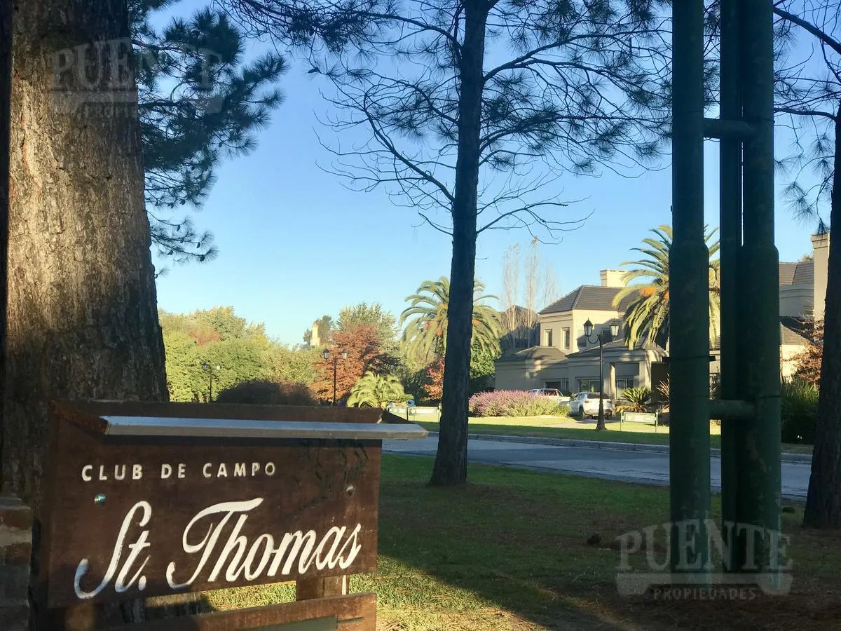 Casa amoblada de 4 dormitorios en Saint Thomas Sur, Esteban Echeverría