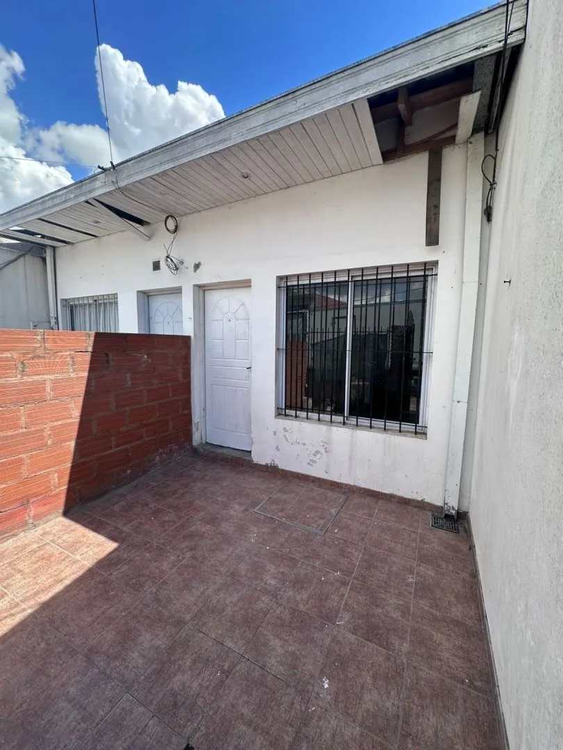 Kitnet em Isidro Casanova