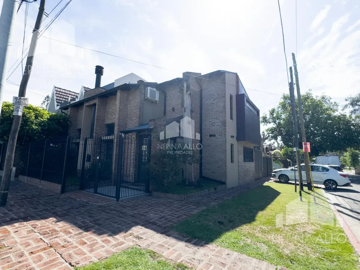 House in Castelar Norte with 4 bedrooms