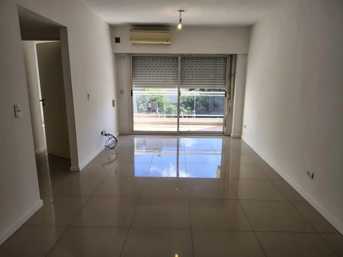 Departamento de 2 ambientes con balcón en Parque Chacabuco