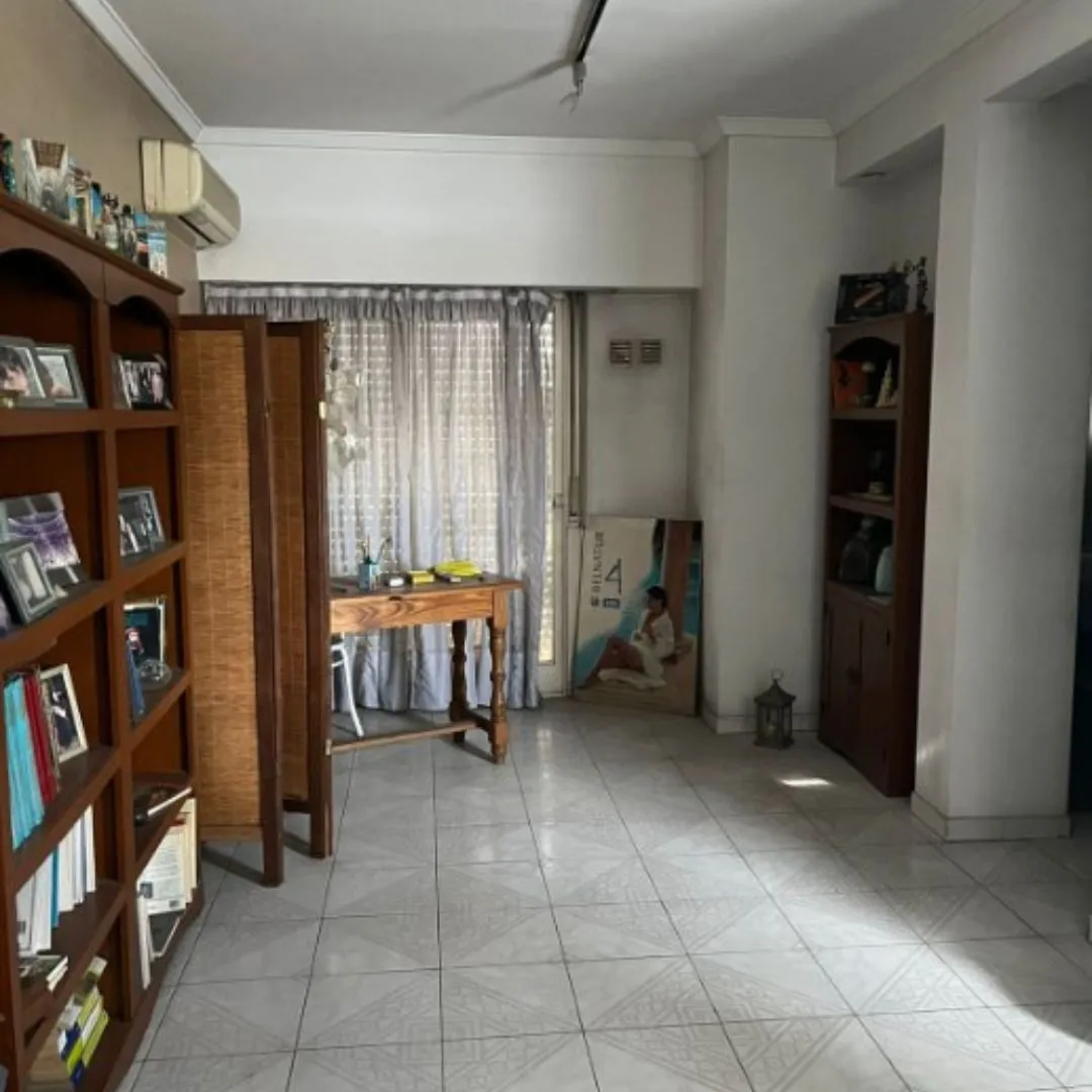 Two-bedroom apartment near the station in Quilmes Oeste