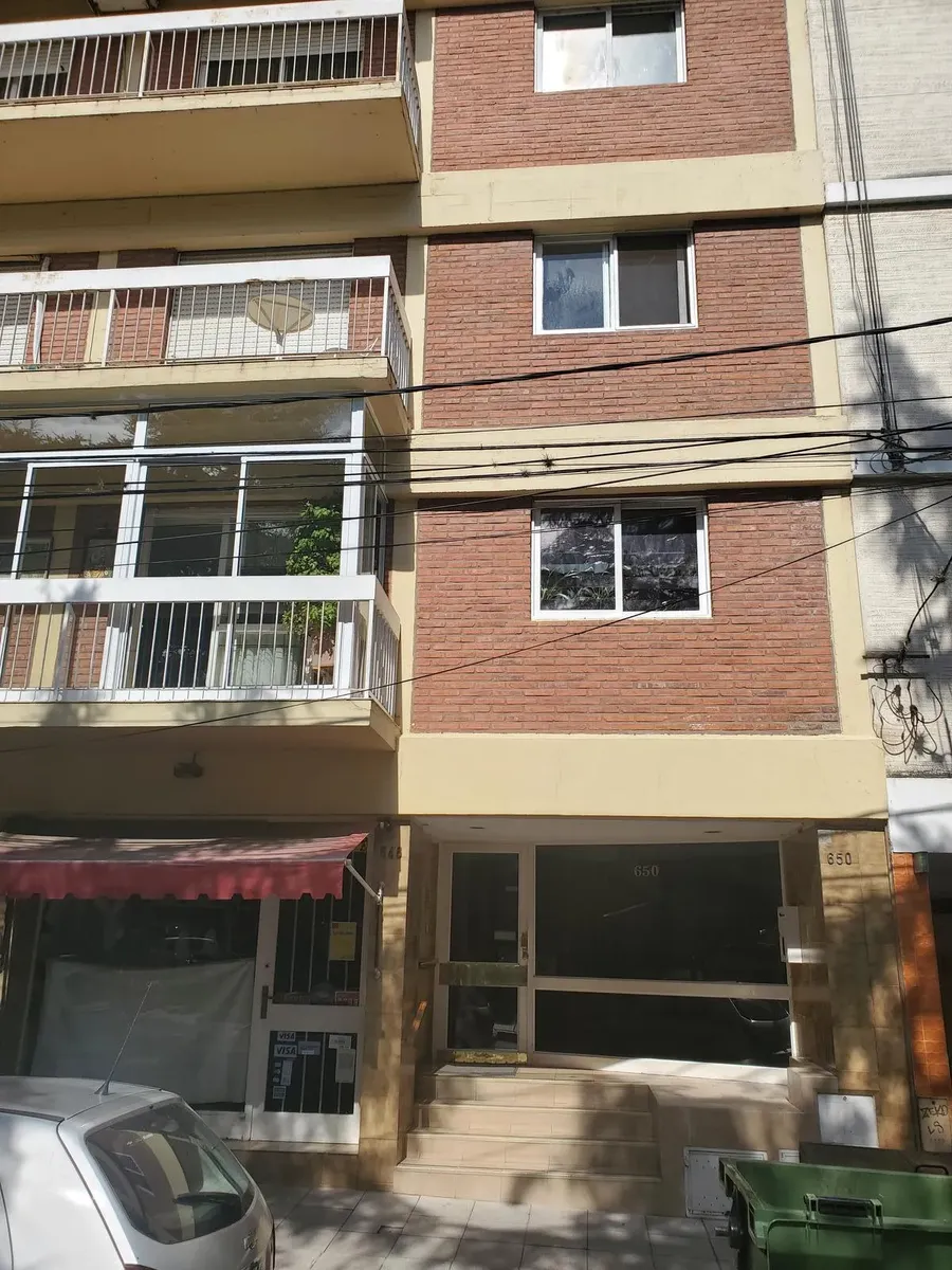 Departamento de 3 ambientes con cochera en La Lucila