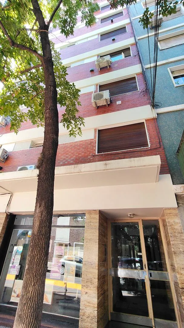 Monoambiente al frente en Recoleta