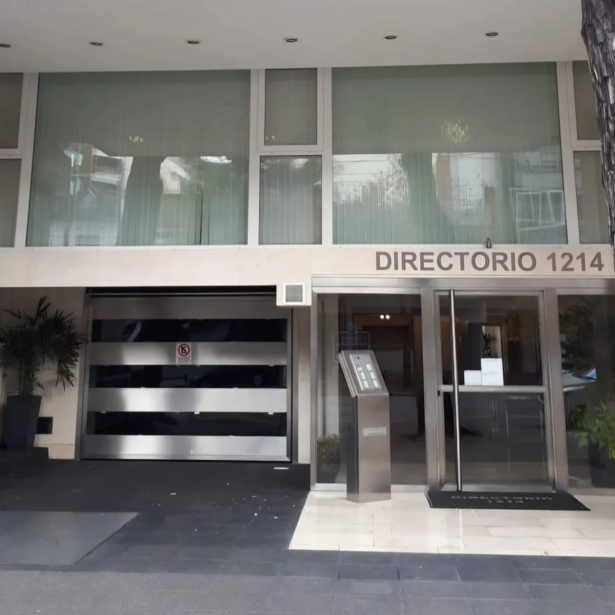 Monoambiente divisible amoblado con balcón en Parque Chacabuco