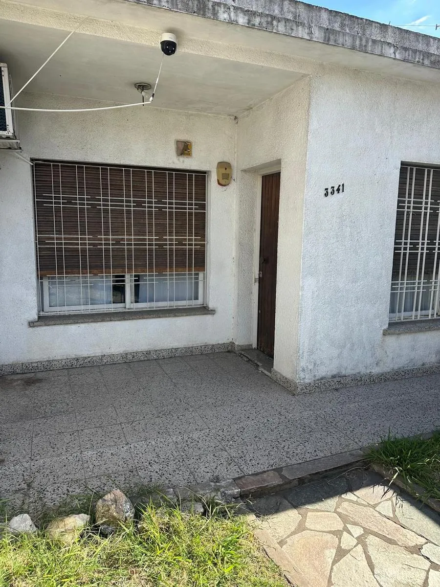 Four-room house with patio in San Justo