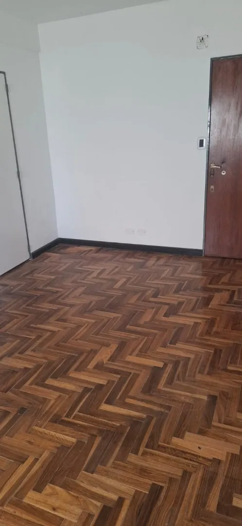 Квартира-студия после ремонта с небольшим балконом в San Nicolás