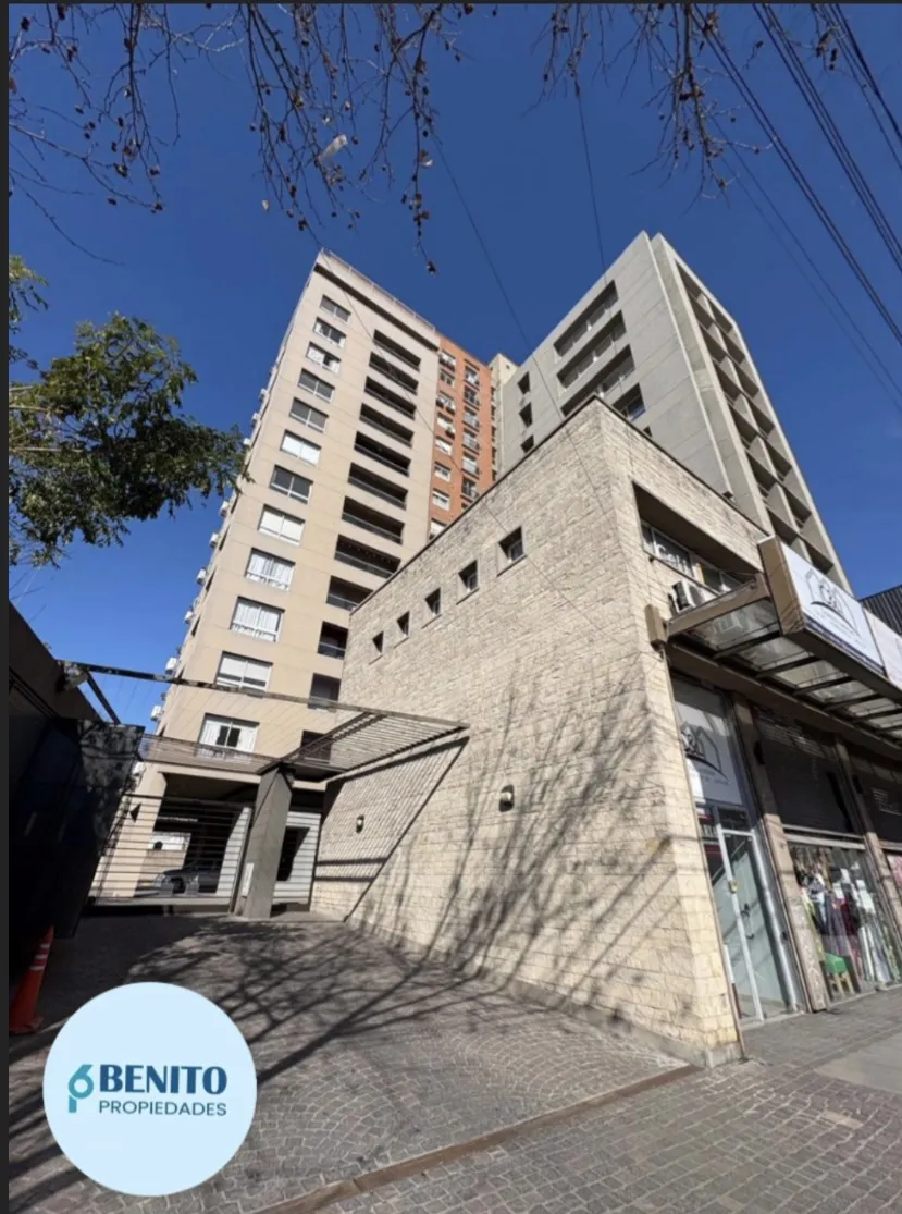 3 Ambientes Con Cochera En Alquiler. Punto Urbano