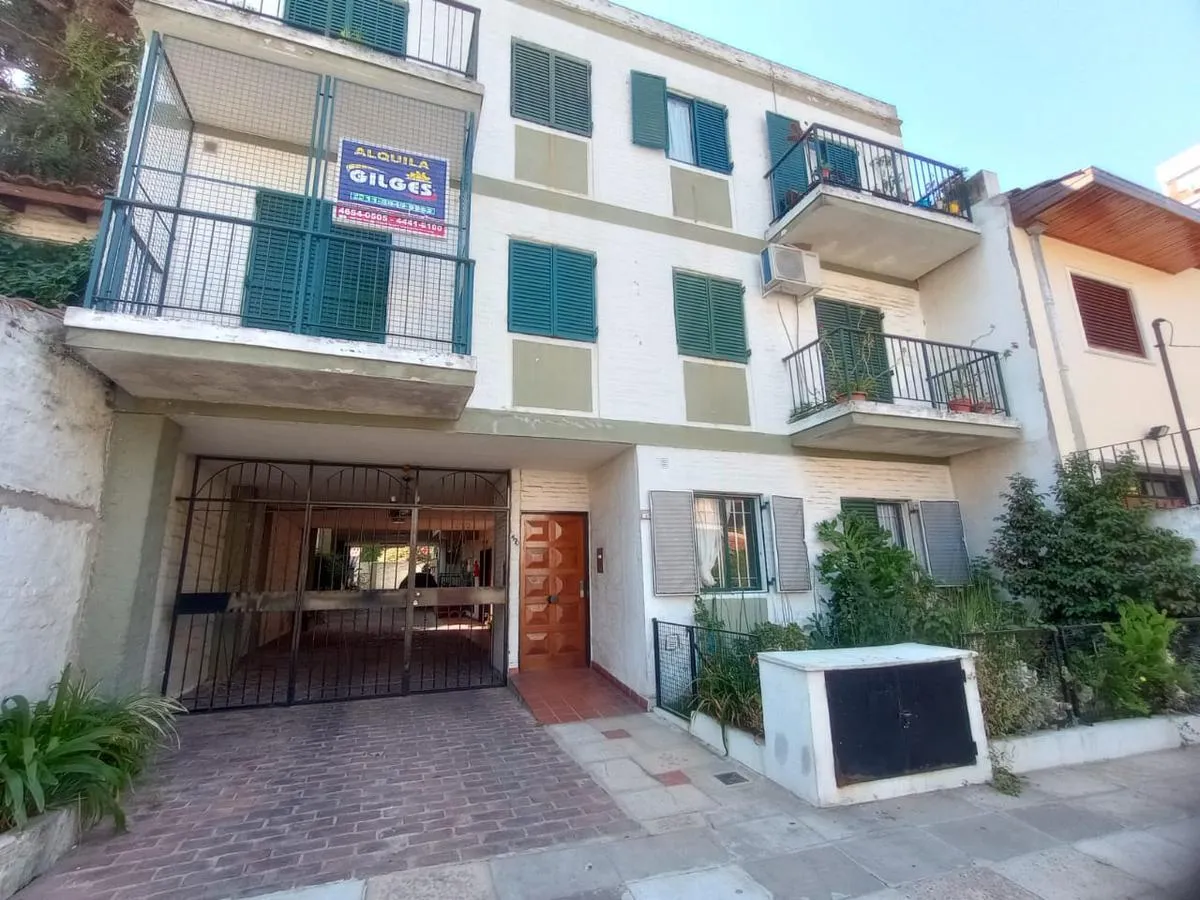 Departamento de 3 ambientes al frente en Ramos Mejía