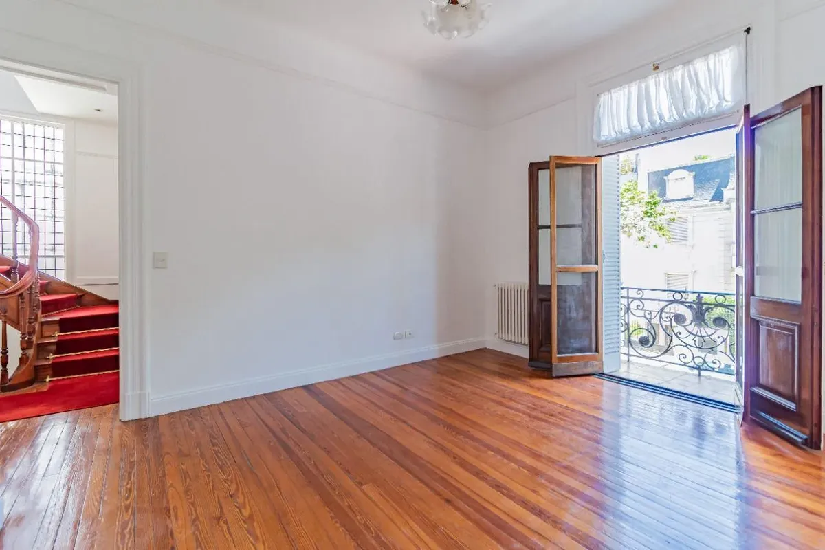 Casa de 7 ambientes con playroom y jardín en Colegiales