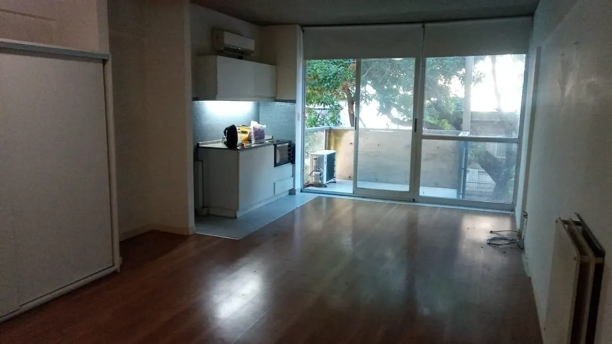 Monoambiente al frente con balcón en Villa Crespo