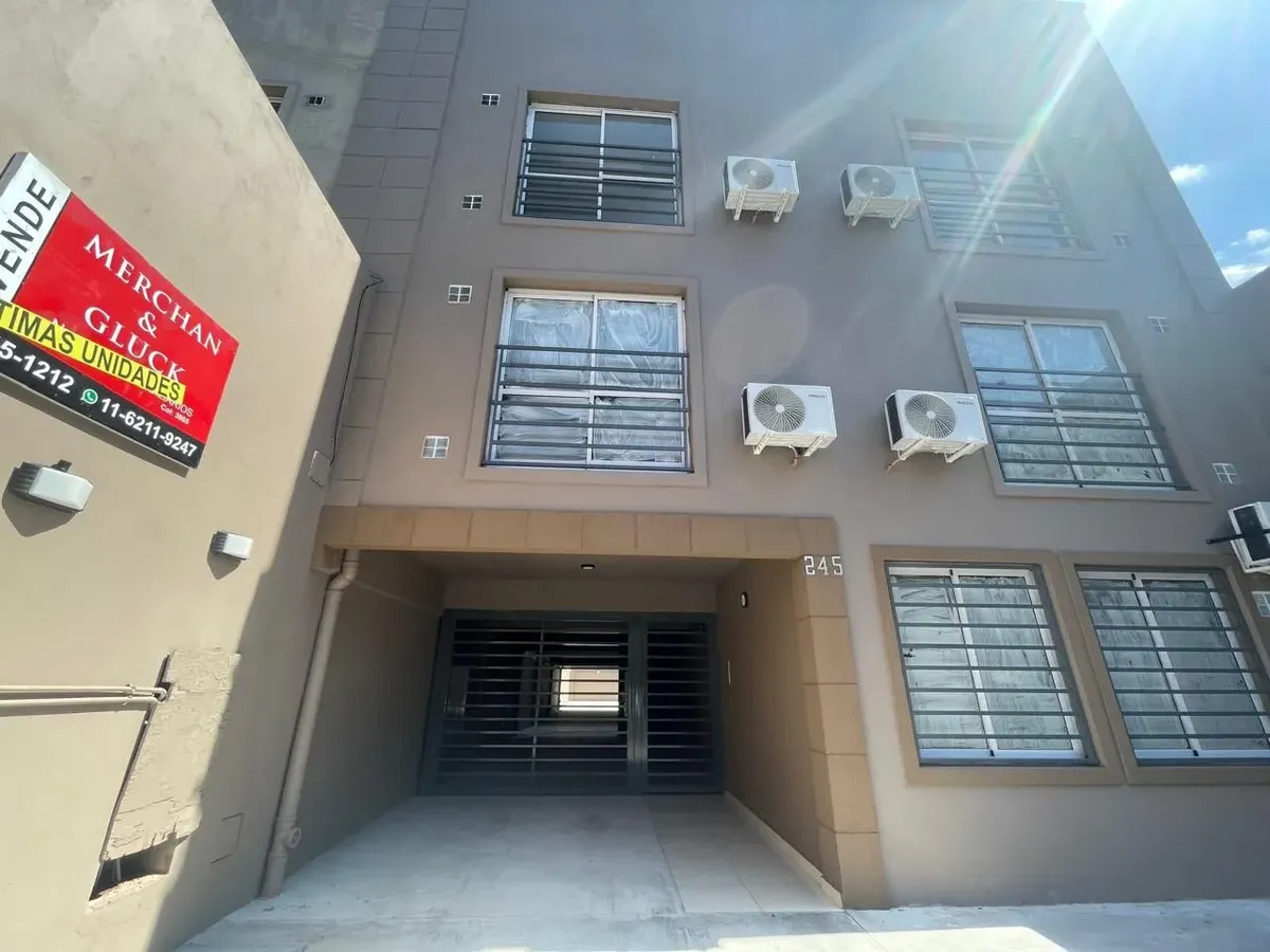 Monoambiente a estrenar con terraza y cochera en Temperley