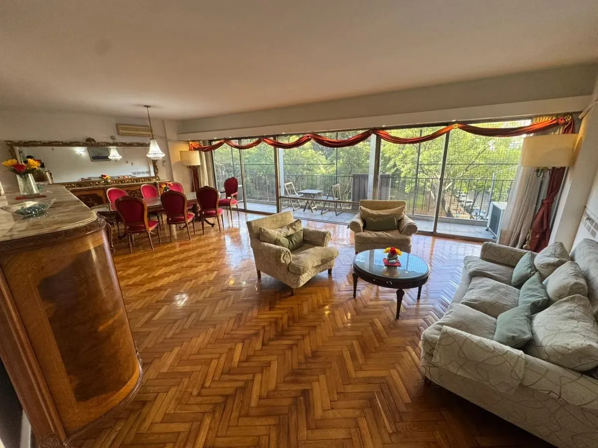 Четырёхспальная меблированная квартира 300 m² в Palermo