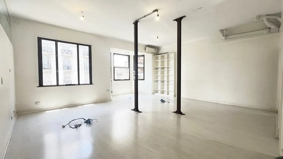 Трёхкомнатная квартира в Retiro, 4-й этаж, окна на улицу