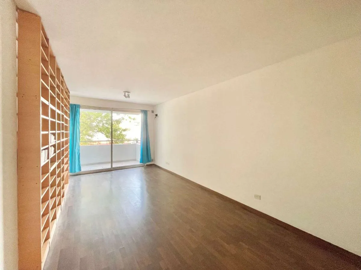 Monoambiente sin muebles con balcón en Belgrano