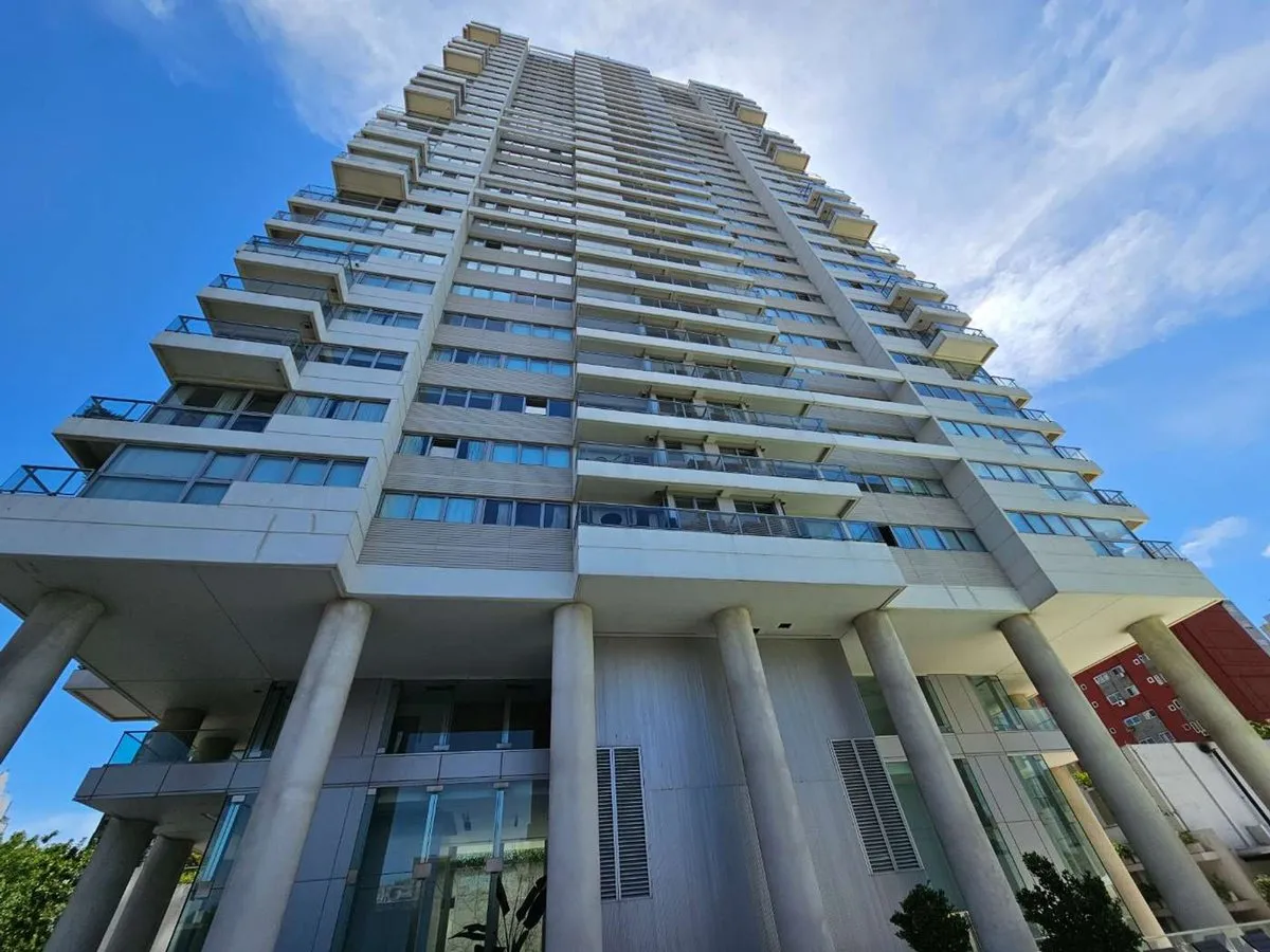 Квартира-студия с 1 спальней и парковкой в Núñez