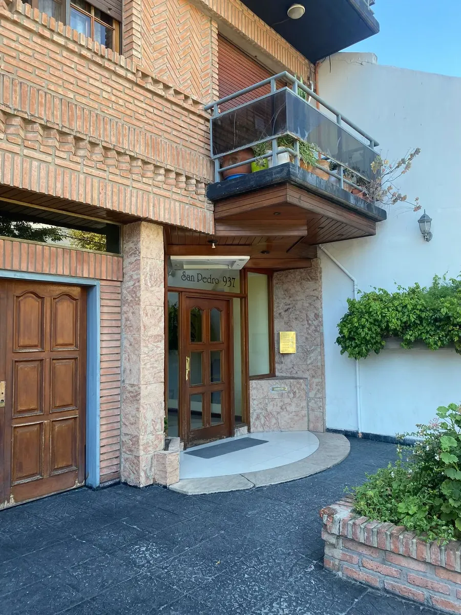 Kitnet de 1 ambiente com cozinha e varanda em Castelar Norte