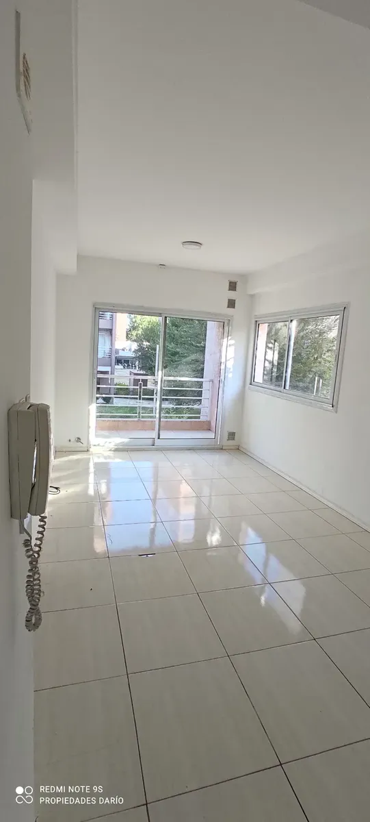 One-bedroom apartment in closed, guarded complex in Avellaneda