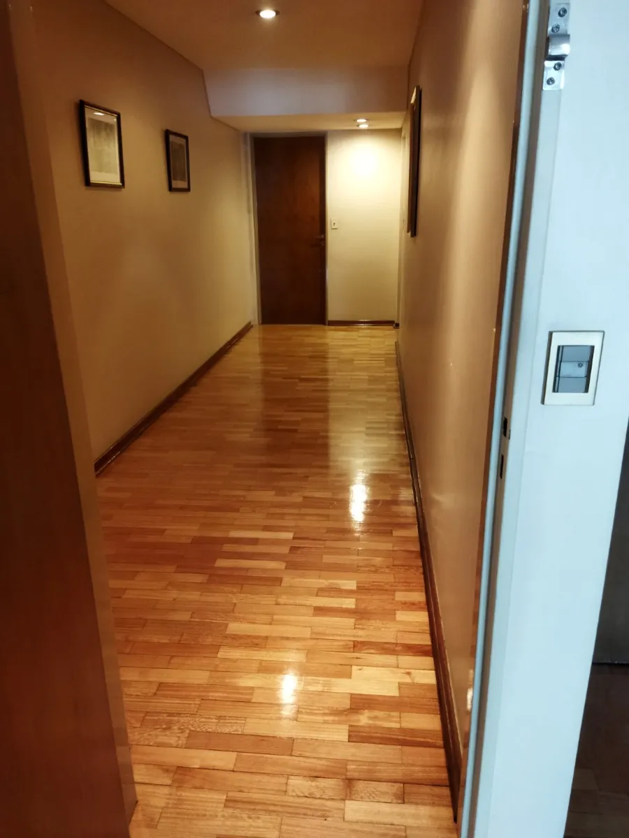 Apartamento de 4 ambientes com 3 dormitórios em Flores