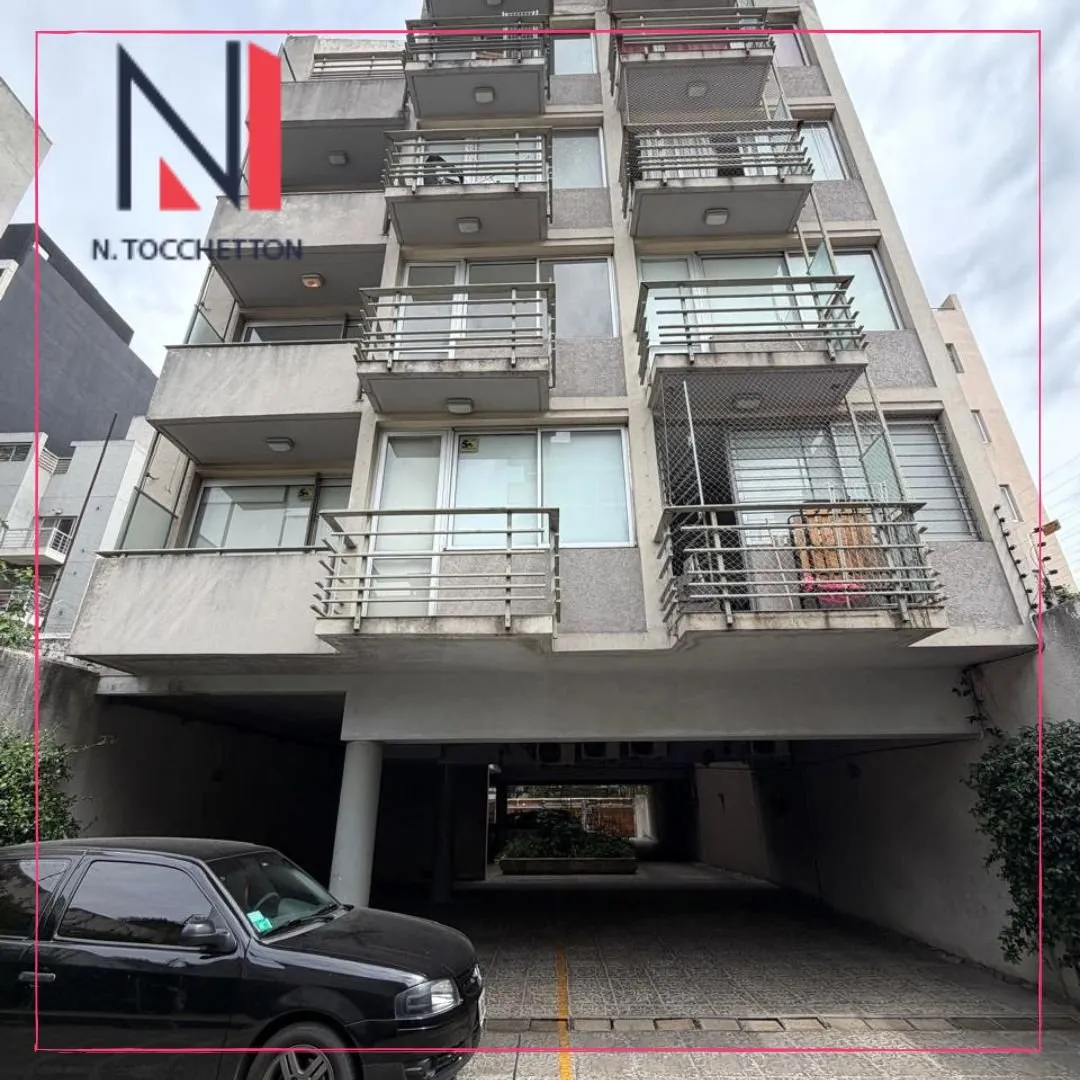 Apartamento de 2 ambientes com vaga de garagem coberta em Morón