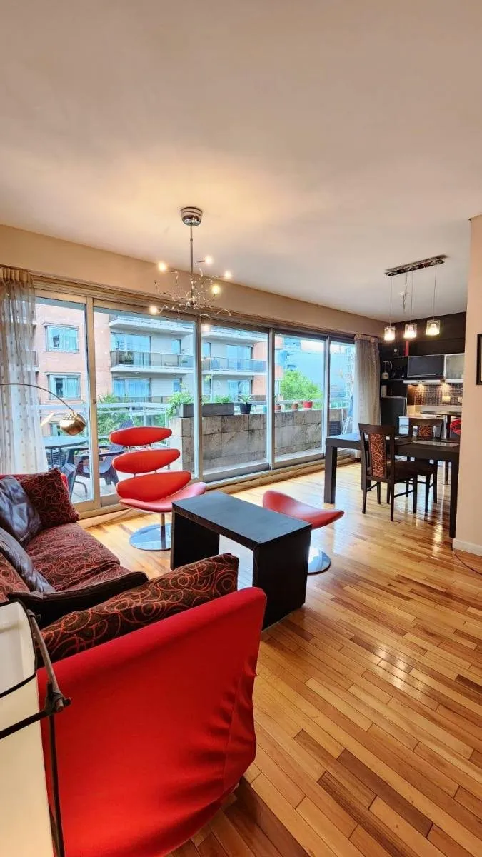 Apartamento de dois ambientes com varanda-terraço em Puerto Madero