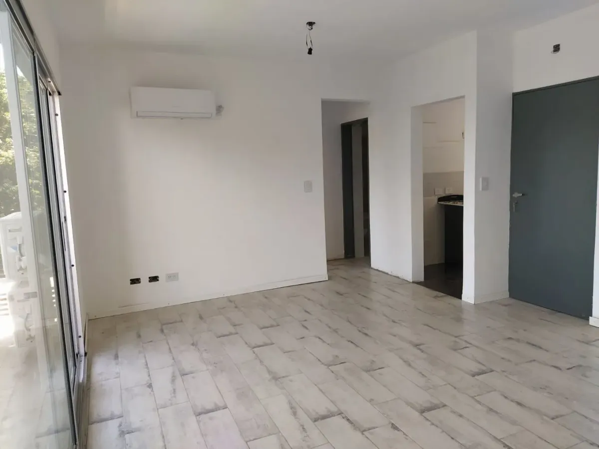 Two-room apartment with parking in Quilmes