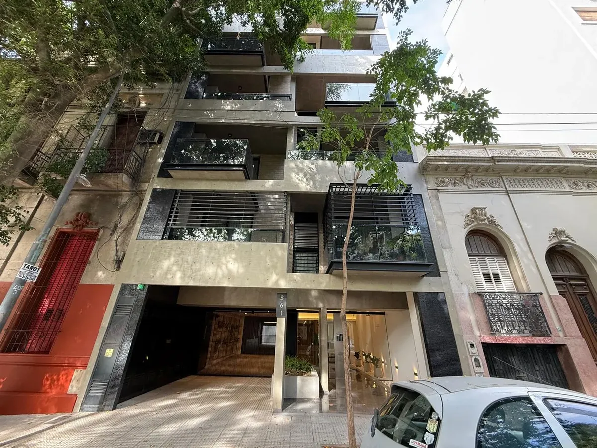 Departamento de 2 ambientes con balcón en Almagro Norte