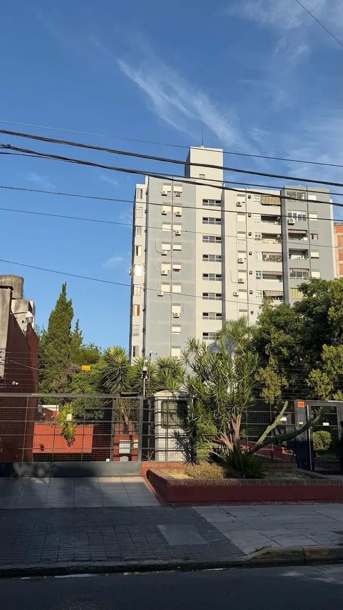 Three-room apartment with parking in Ramos Mejía