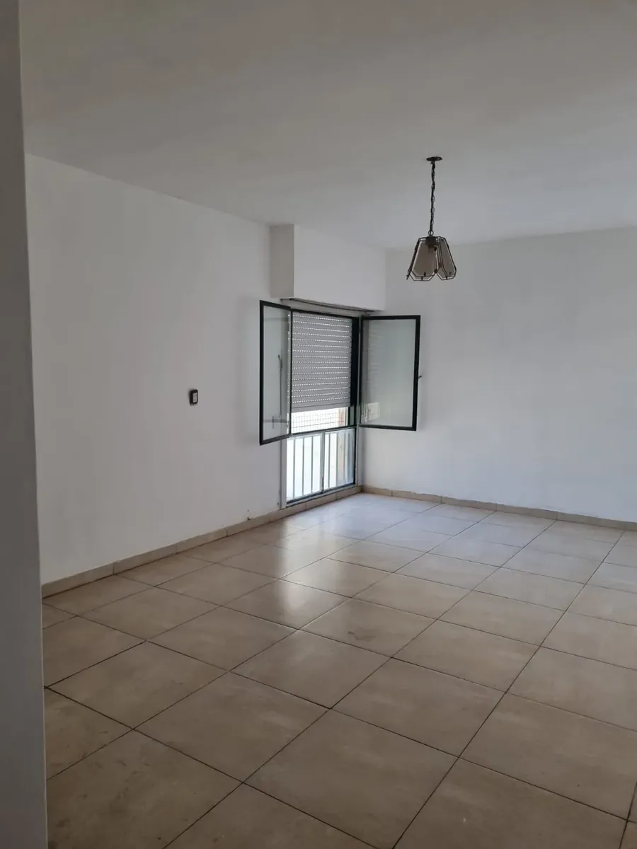 Departamento de 2 dormitorios en Morón Centro