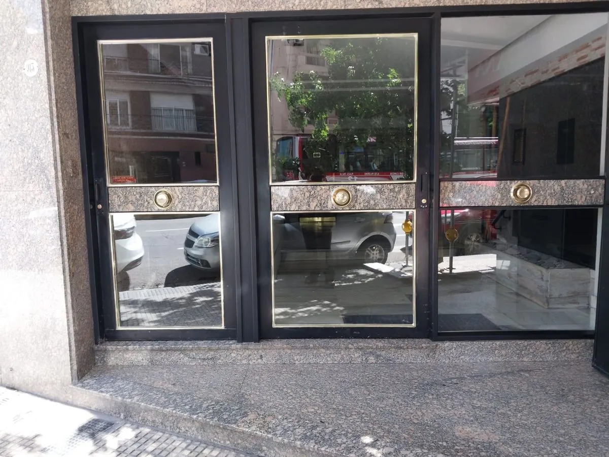 Departamento de 4 ambientes con dependencia en Barracas