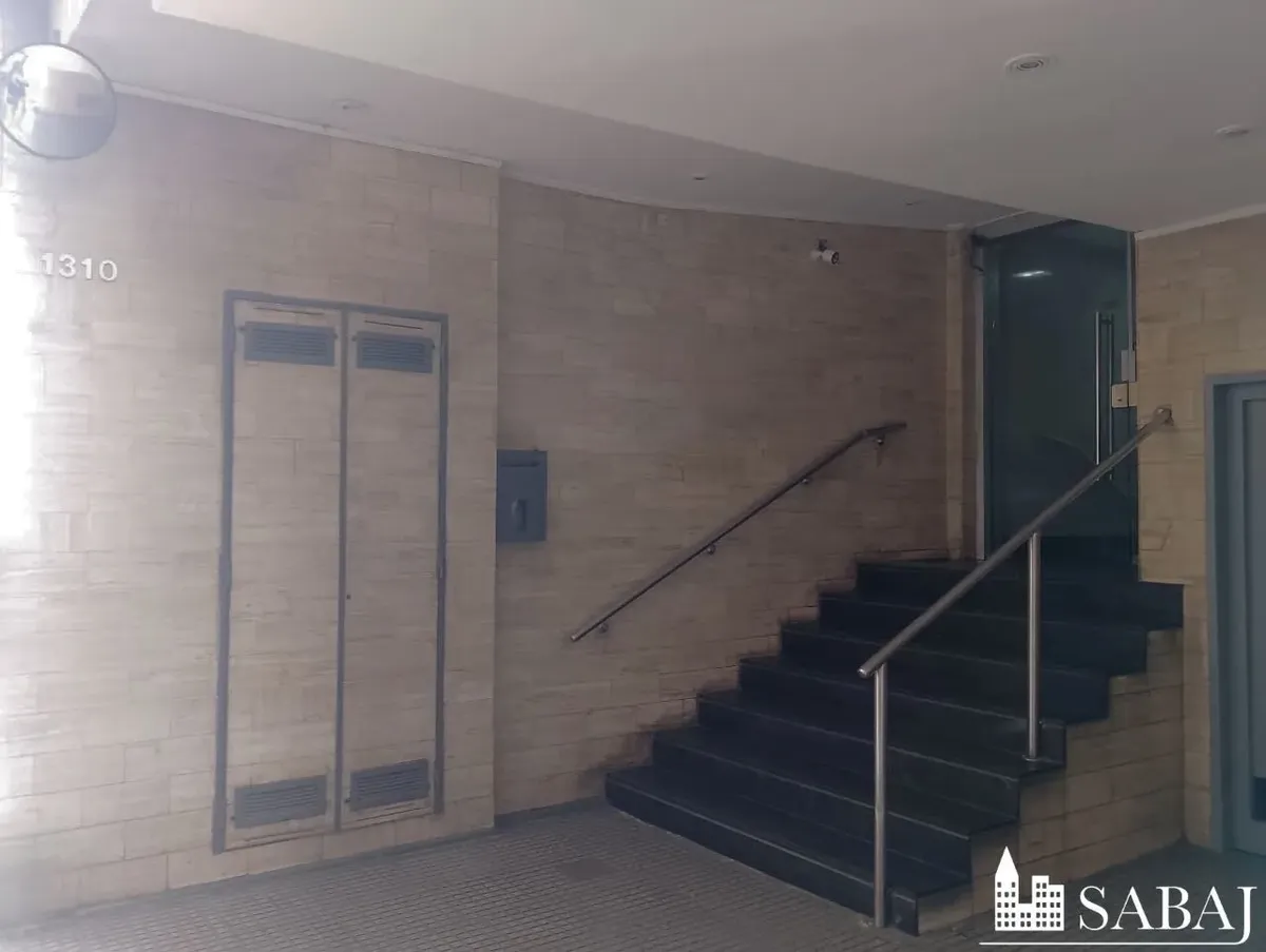 Квартира-студия с мебелью в Monserrat