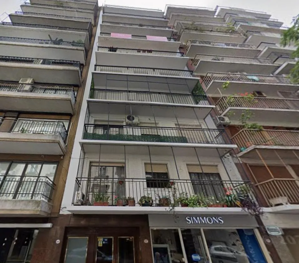 Two-bedroom apartment in Recoleta