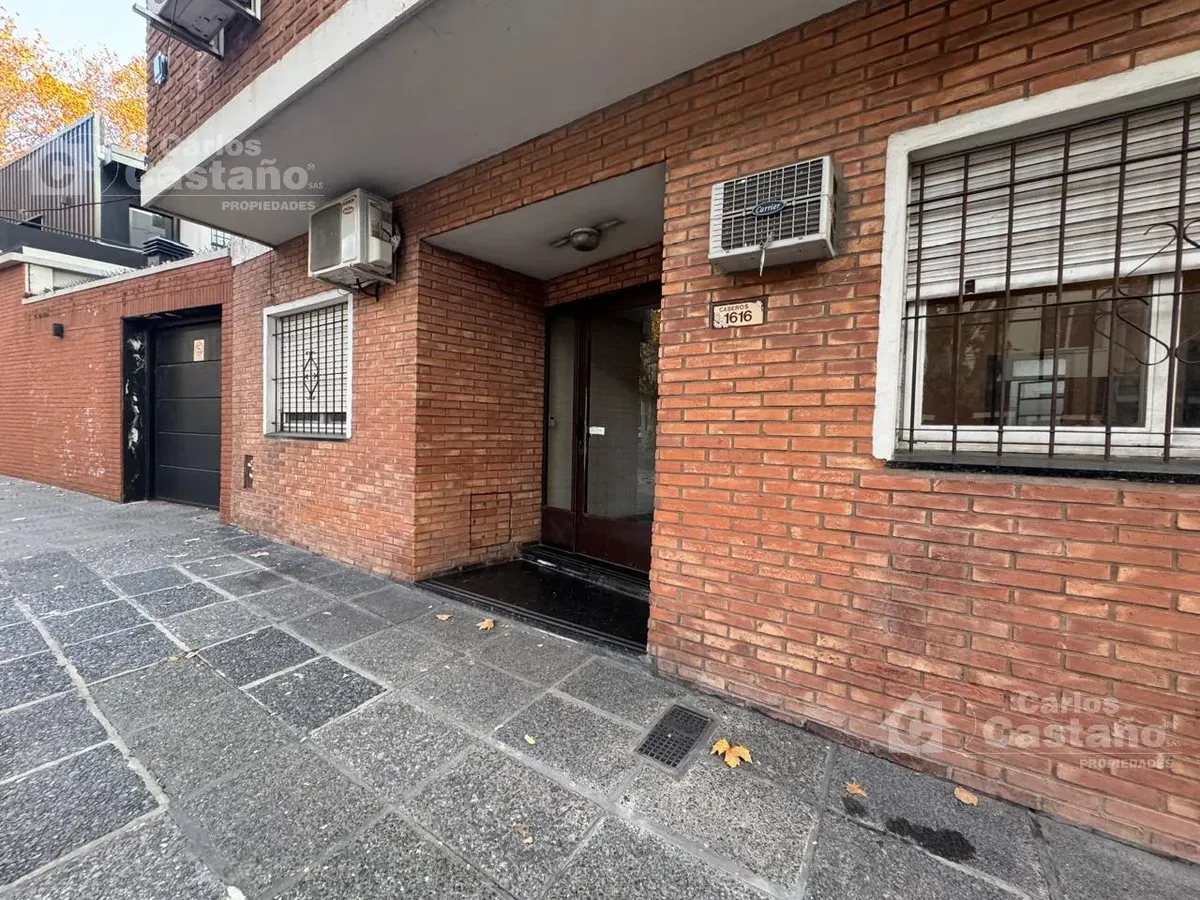 Apartamento de 3 ambientes em zona residencial com 2 pátios em Vicente López