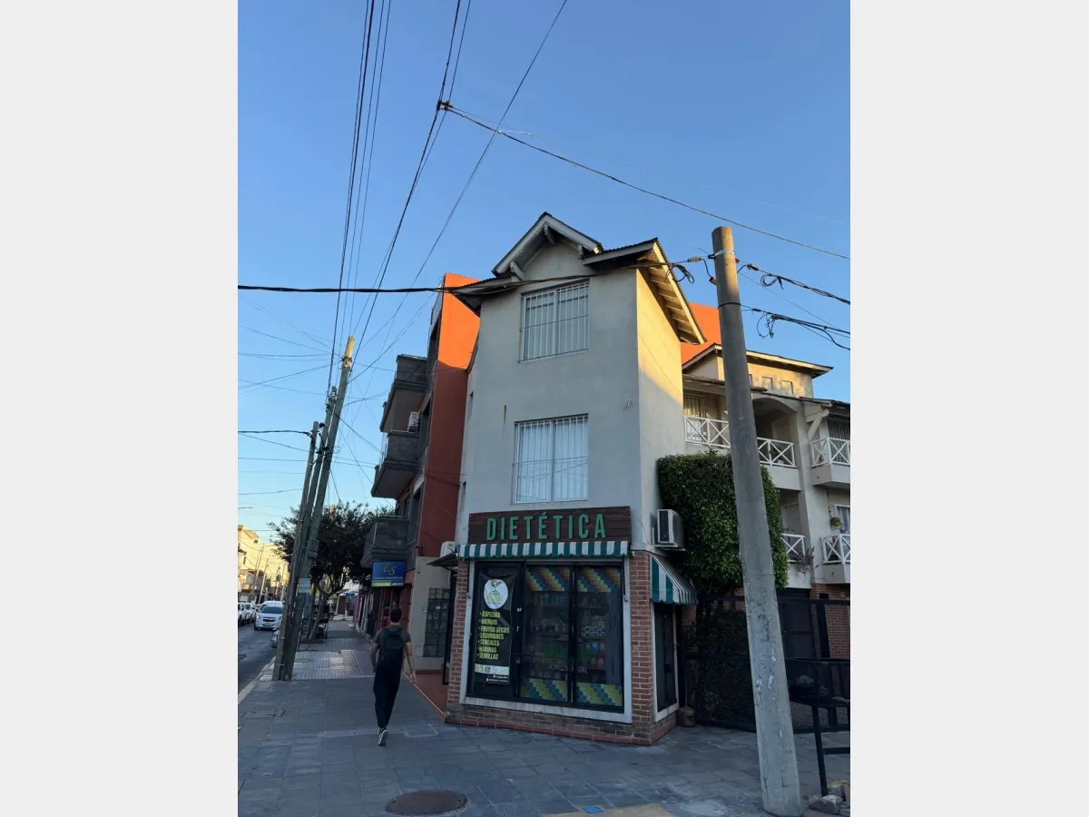 Two-room apartment with parking and balcony in Ramos Mejía