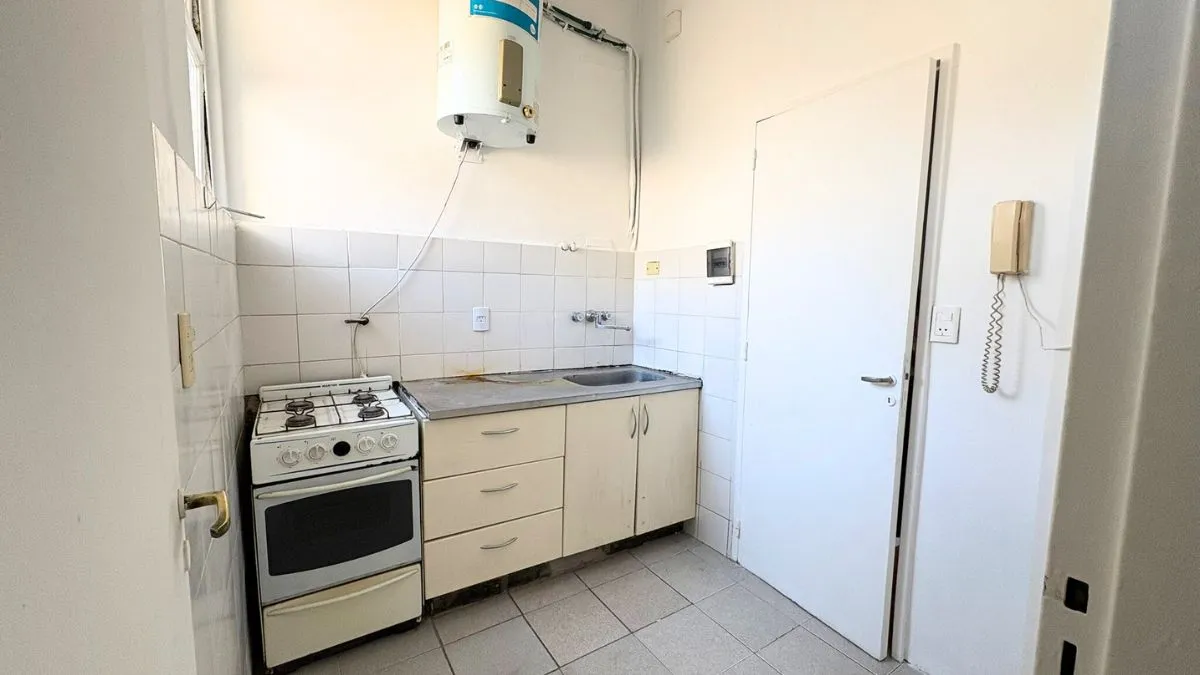 Two-bedroom, three-room apartment in San Telmo facing Mercado de San Telmo